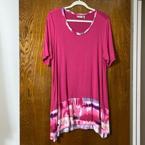 LOGO / pink tee with solid top & multi colored bottom / Size XL